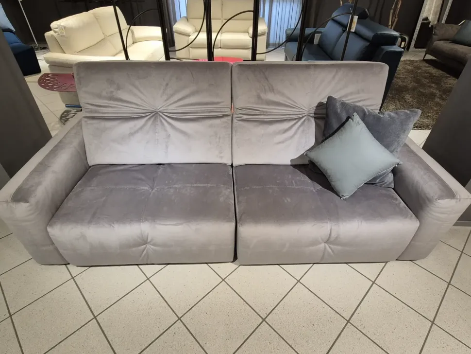 Divano Lineare Nicolas di Calia a prezzo ribassato