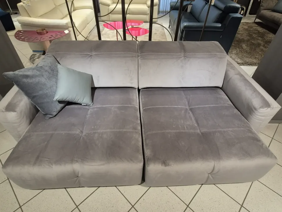 Divano Lineare Nicolas di Calia a prezzo ribassato