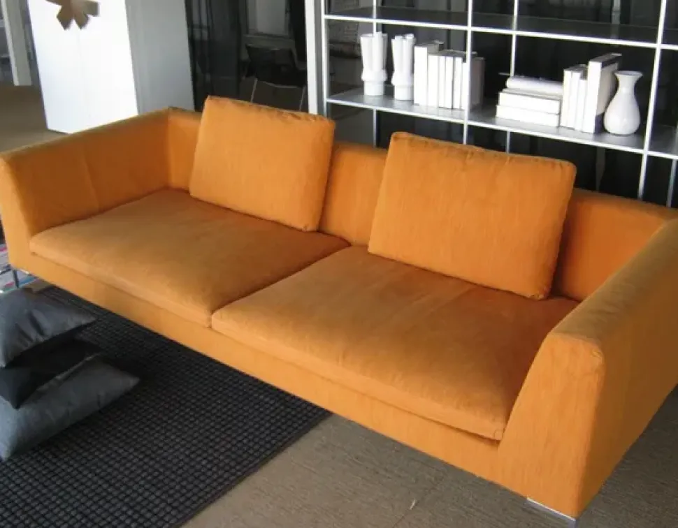 Divano Lineare Rivestimento divano charles b&b italia di B&b italia a prezzo ribassato