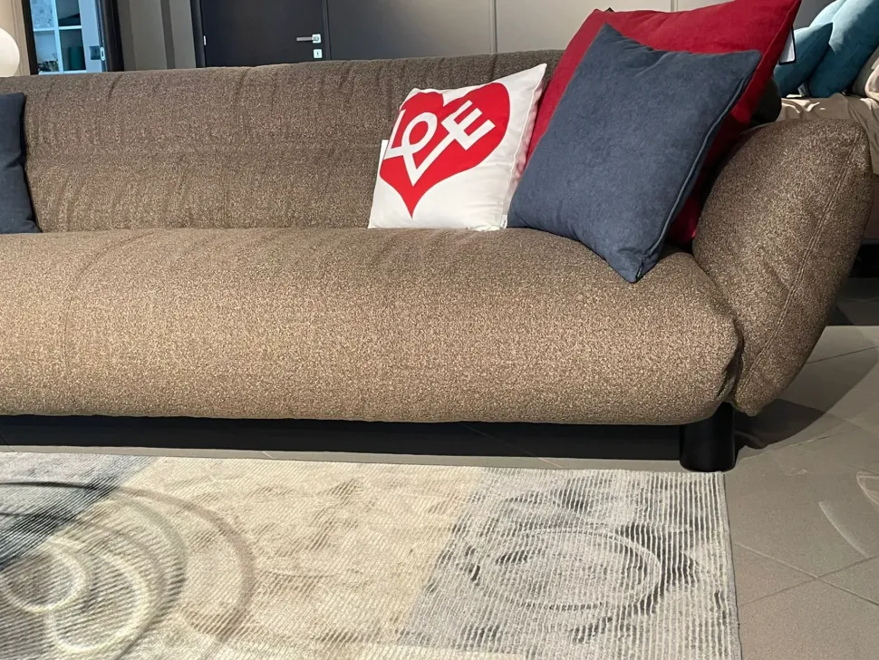 Divano Lud'o tessuto in poliuretano Cappellini a prezzo scontato