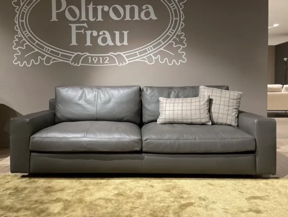 Divano Massimosistema in Pelle Poltrona frau a prezzo scontato