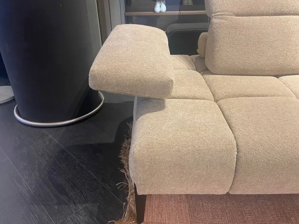 Divano moderno modello Skyline scontato