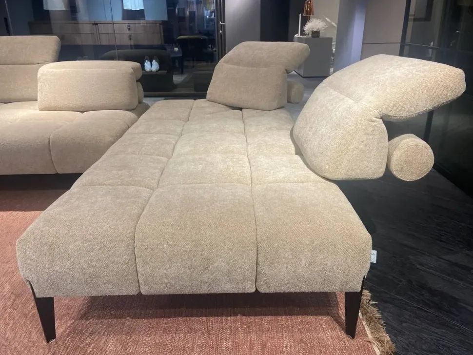 Divano moderno modello Skyline scontato