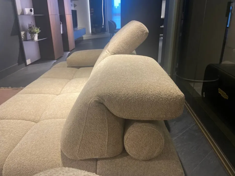 Divano moderno modello Skyline scontato