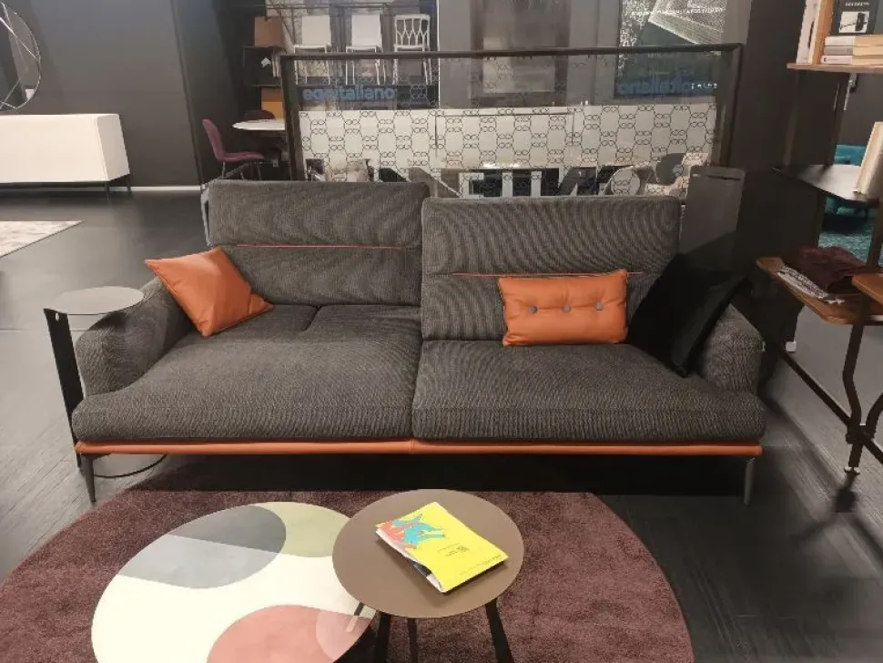 Divano moderno tessuto Feng di Egoitaliano con sconto del - 35%