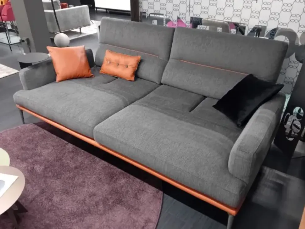 Divano moderno tessuto Feng di Egoitaliano con sconto del - 35%