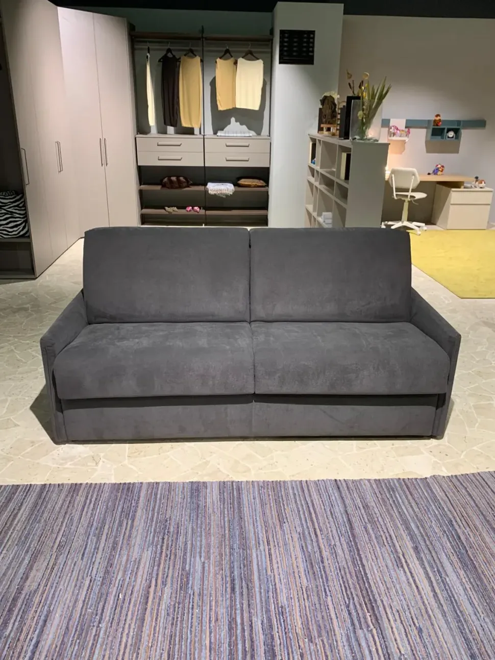 Divano moderno tessuto Mark di Felis con sconto del - 25%