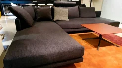 Divano moderno tessuto Mondrian di Poliform con sconto del - 46%