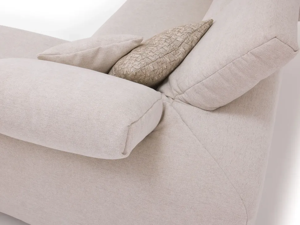 Divano Nevis outlet tessuto in poliuretano Diotti.com a prezzo Outlet