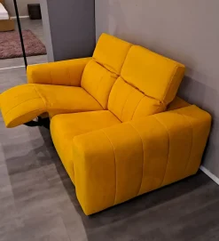 Divano relax Felis in Offerta Outlet. Tessuto misto piuma. Acquista ora!