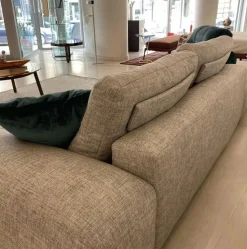 Divano Saba in Offerta Outlet con penisola in poliuretano.