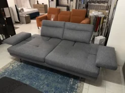 Divano Toby-wing in Tessuto sfoderabile  di Calia scontato 43%