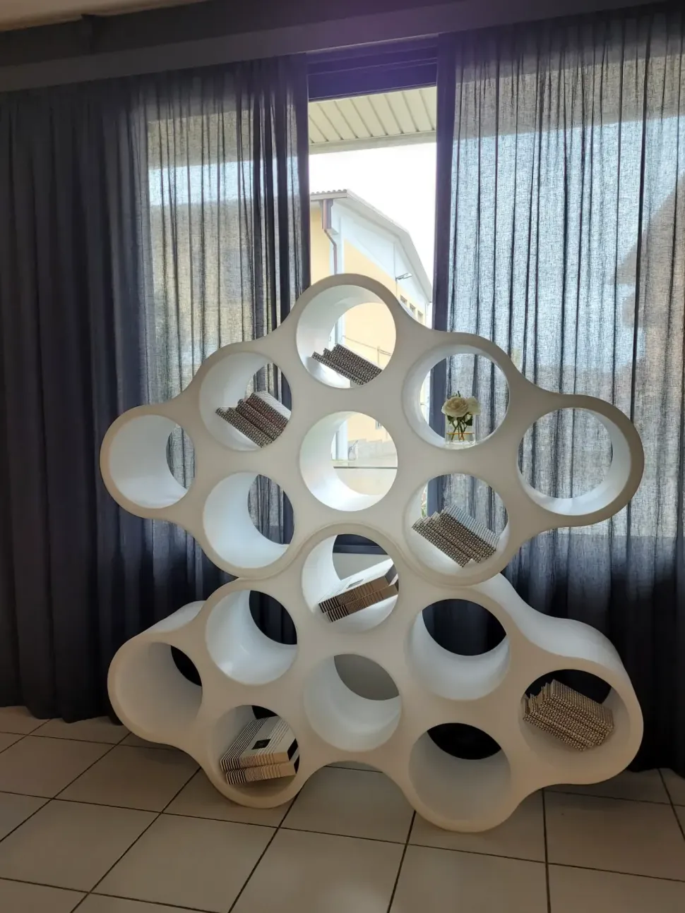 Libreria Cloud stile design di Cappellini scontata