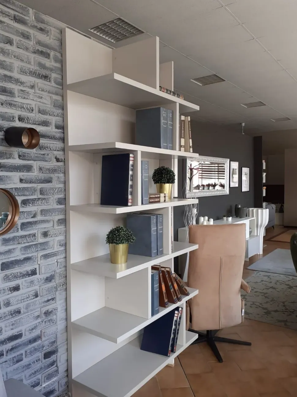 Libreria Free Morassutti in stile design con forte sconto