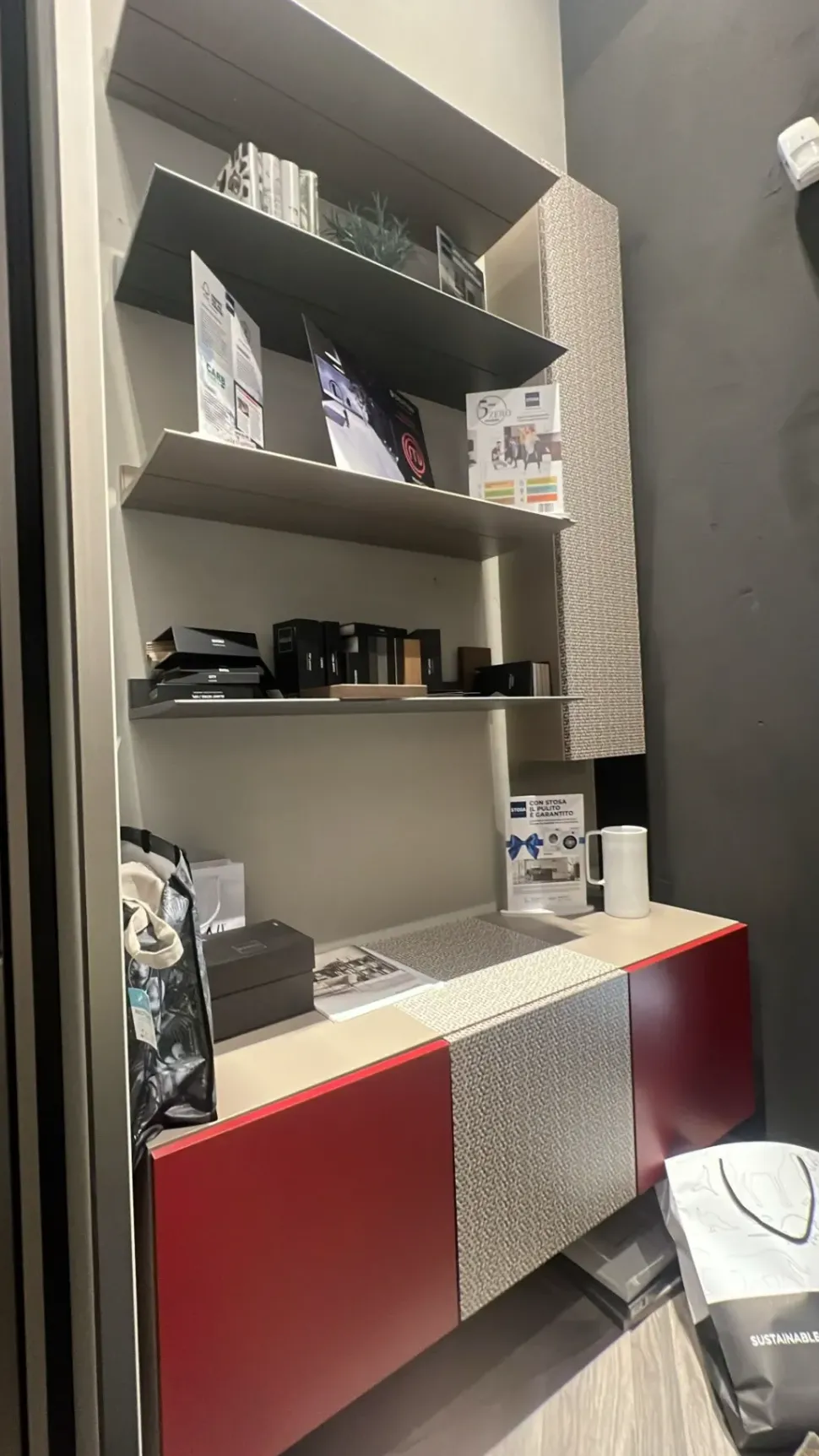 Libreria Home De rosso in stile moderna a prezzi convenienti