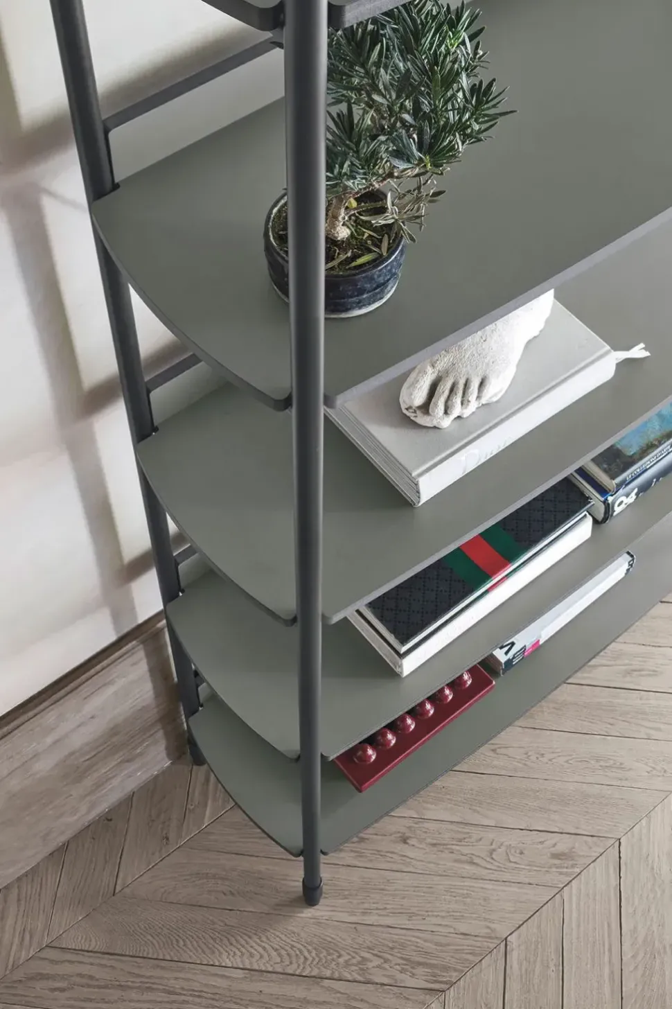 Libreria Ink in stile design di Tomasella in OFFERTA OUTLET