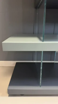 Libreria modello Air bifacciale di Lago a prezzo scontato