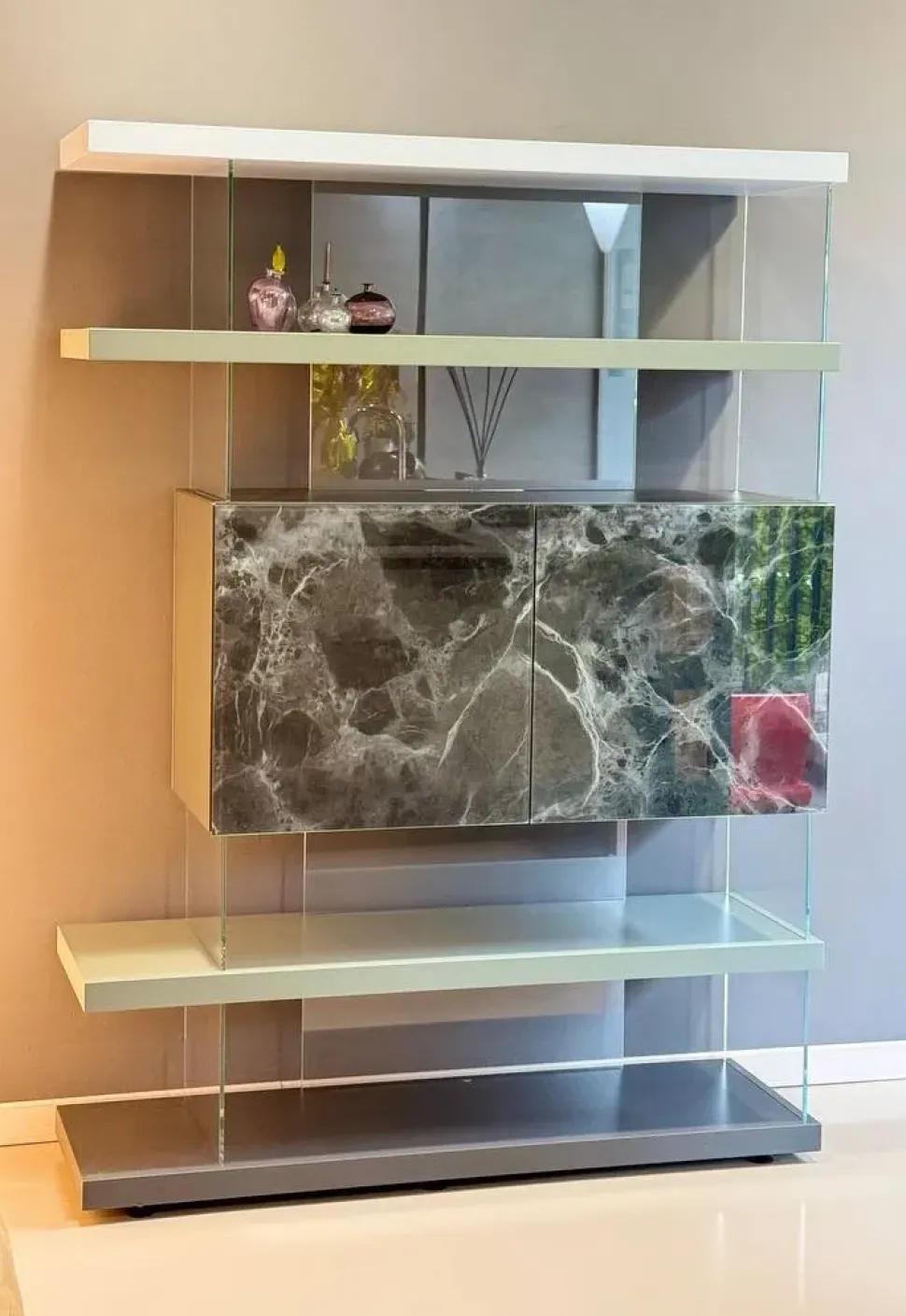 Libreria modello Air bifacciale di Lago a prezzo scontato