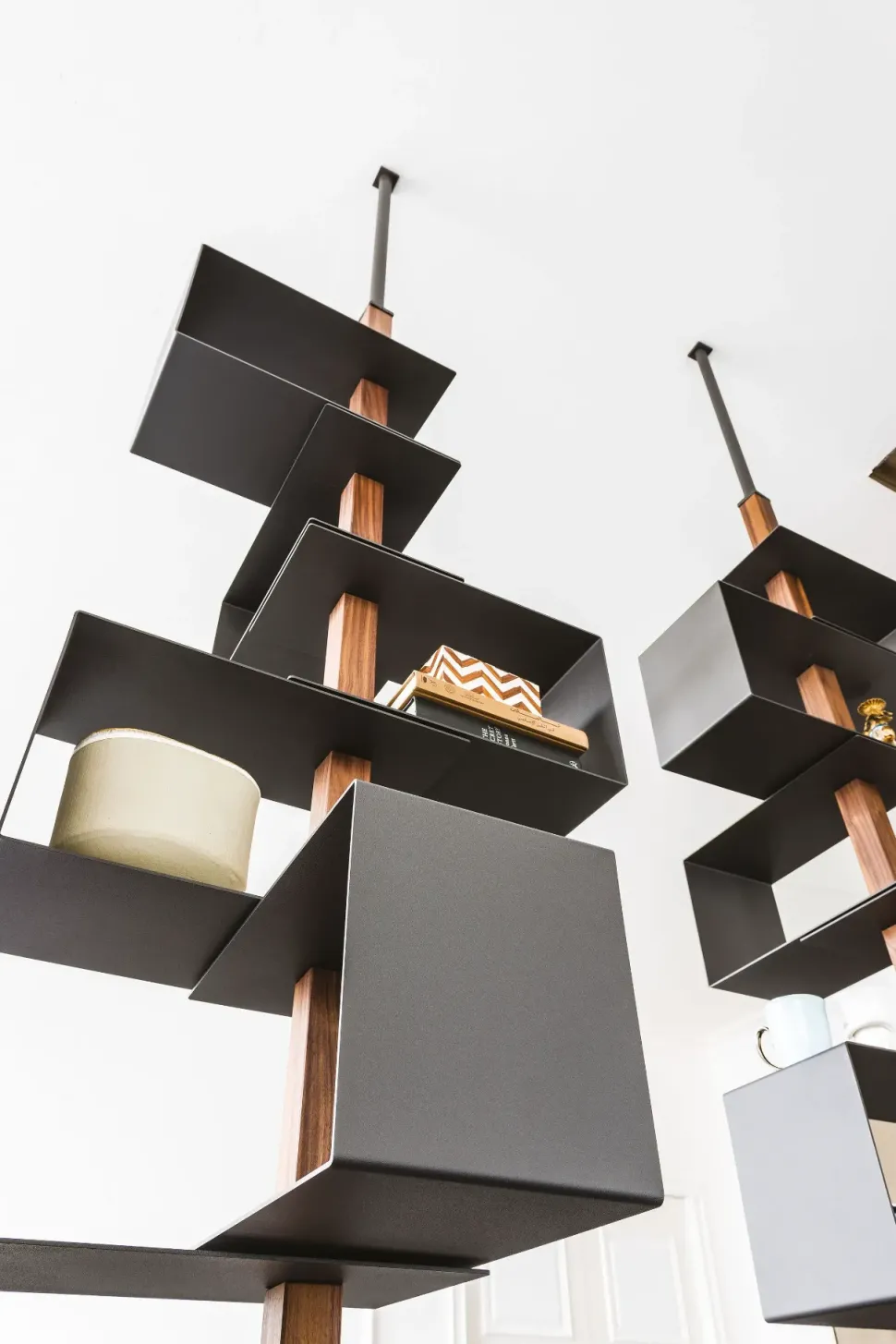 Libreria Tokyo in stile moderna di Cattelan italia in OFFERTA OUTLET