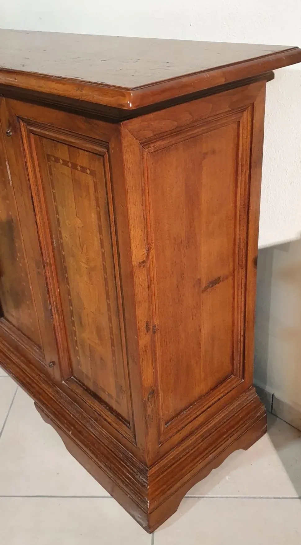 Madia Credenza in noce massello di Artigianale in stile classico scontata -53%