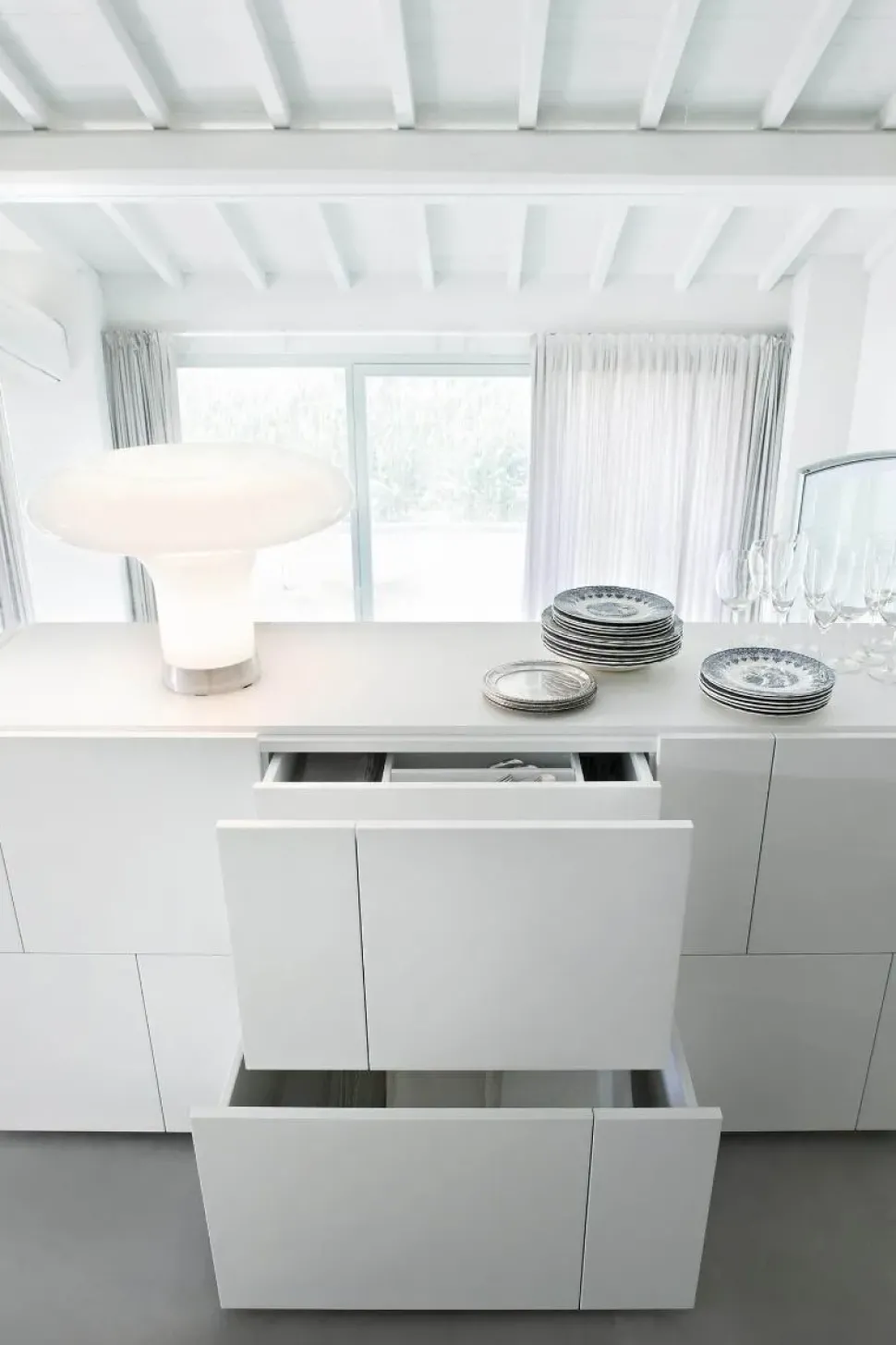 Madia di Lema in laccato opaco Ortelia a prezzo scontato