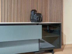 Madia di Novamobili in vetro Living 2023 in Offerta Outlet