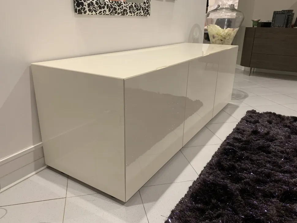 Madia di Olivieri in laccato opaco Cube in Offerta Outlet