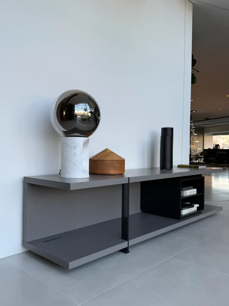 Madia di Poliform in laccato opaco Madia bristol a prezzo Outlet