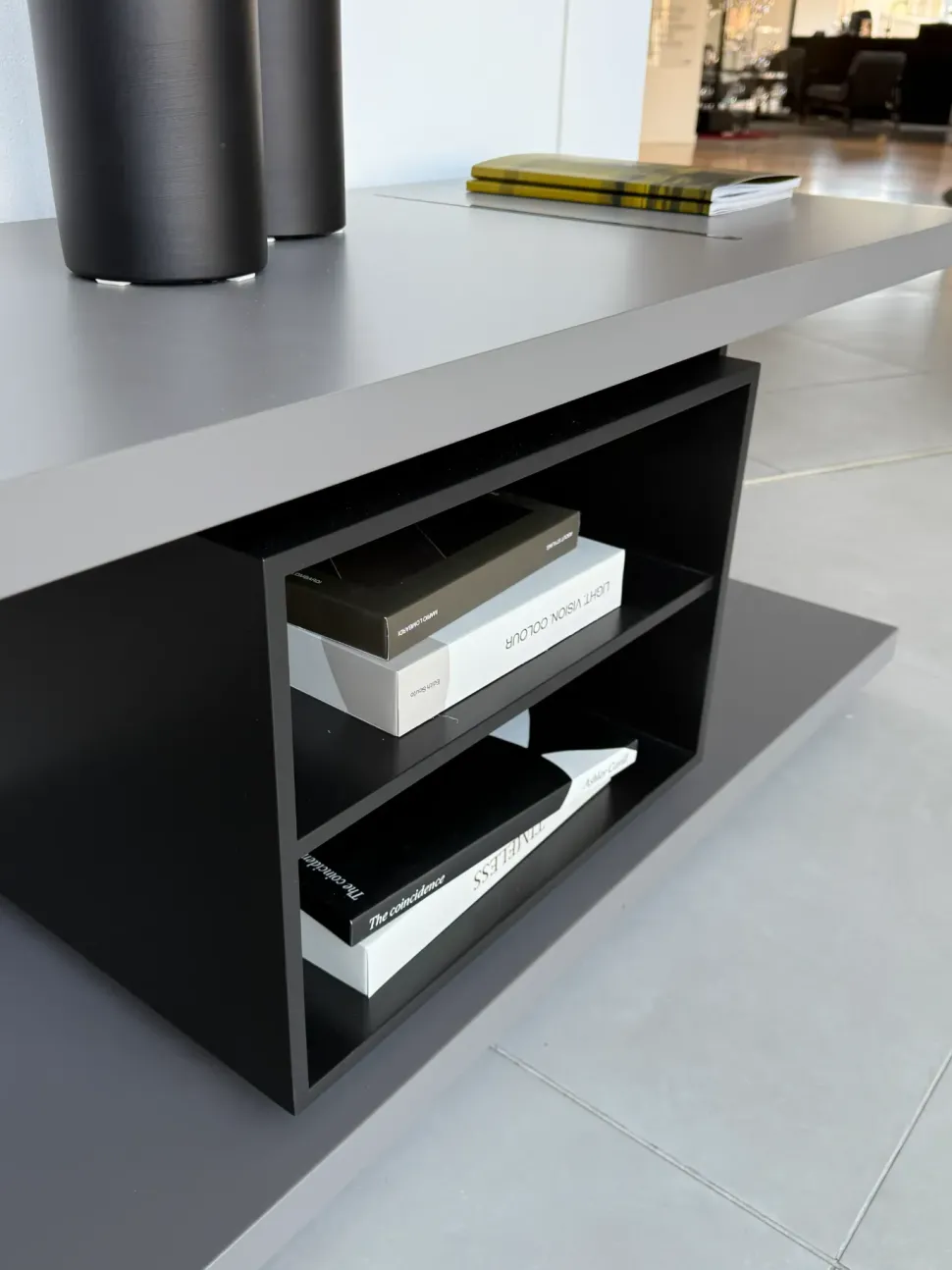 Madia di Poliform in laccato opaco Madia bristol a prezzo Outlet