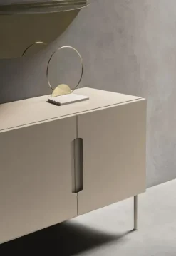 Madia di Tomasella in laccato opaco Montgomery a prezzo riservato