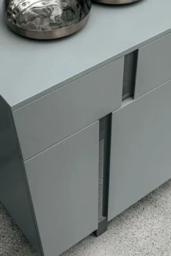 Madia di Tomasella in laccato opaco Athena a prezzo riservato