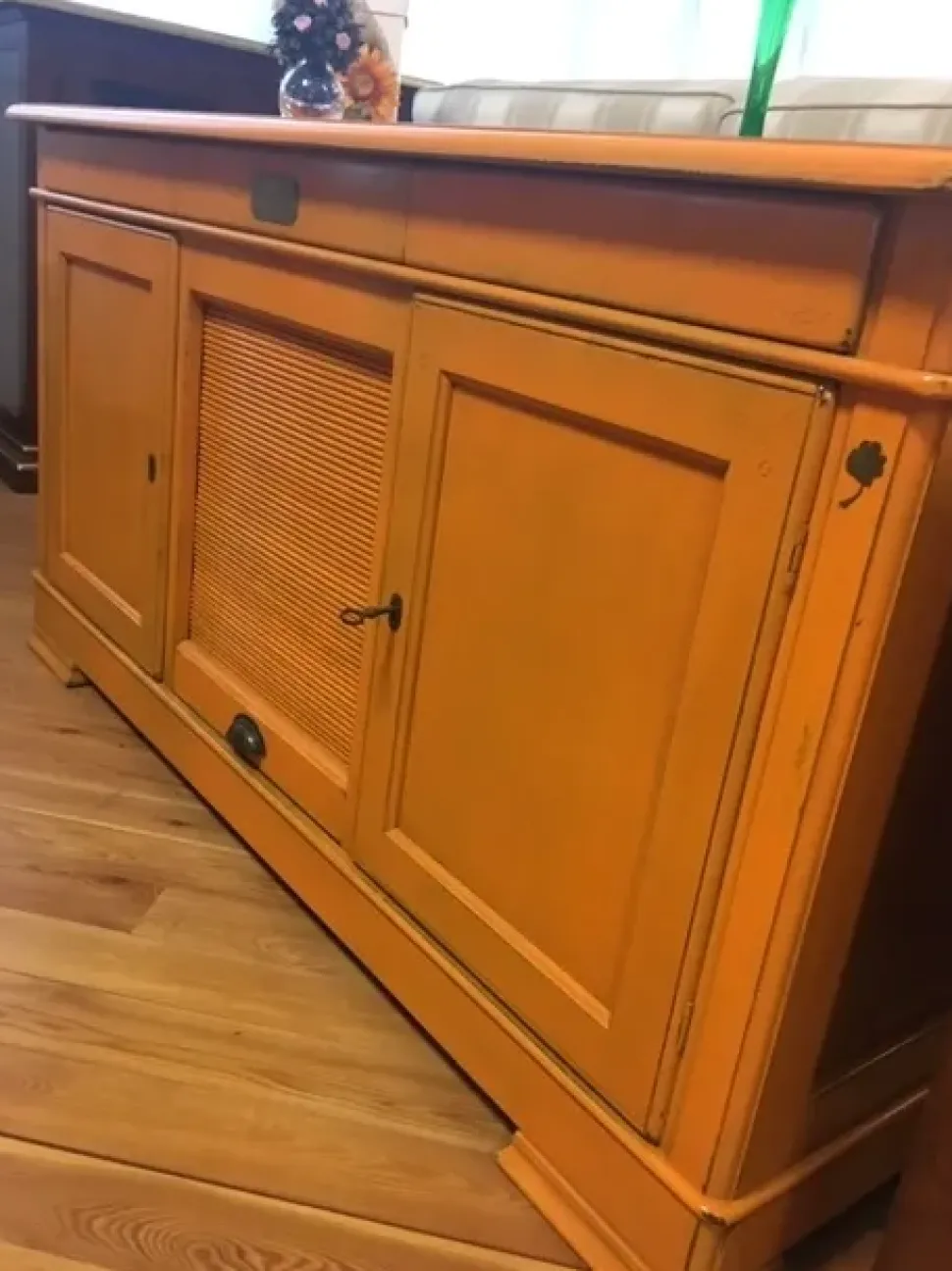 Madia in stile classico Credenzina bassa i quadrifogli di Artigianale in Offerta Outlet