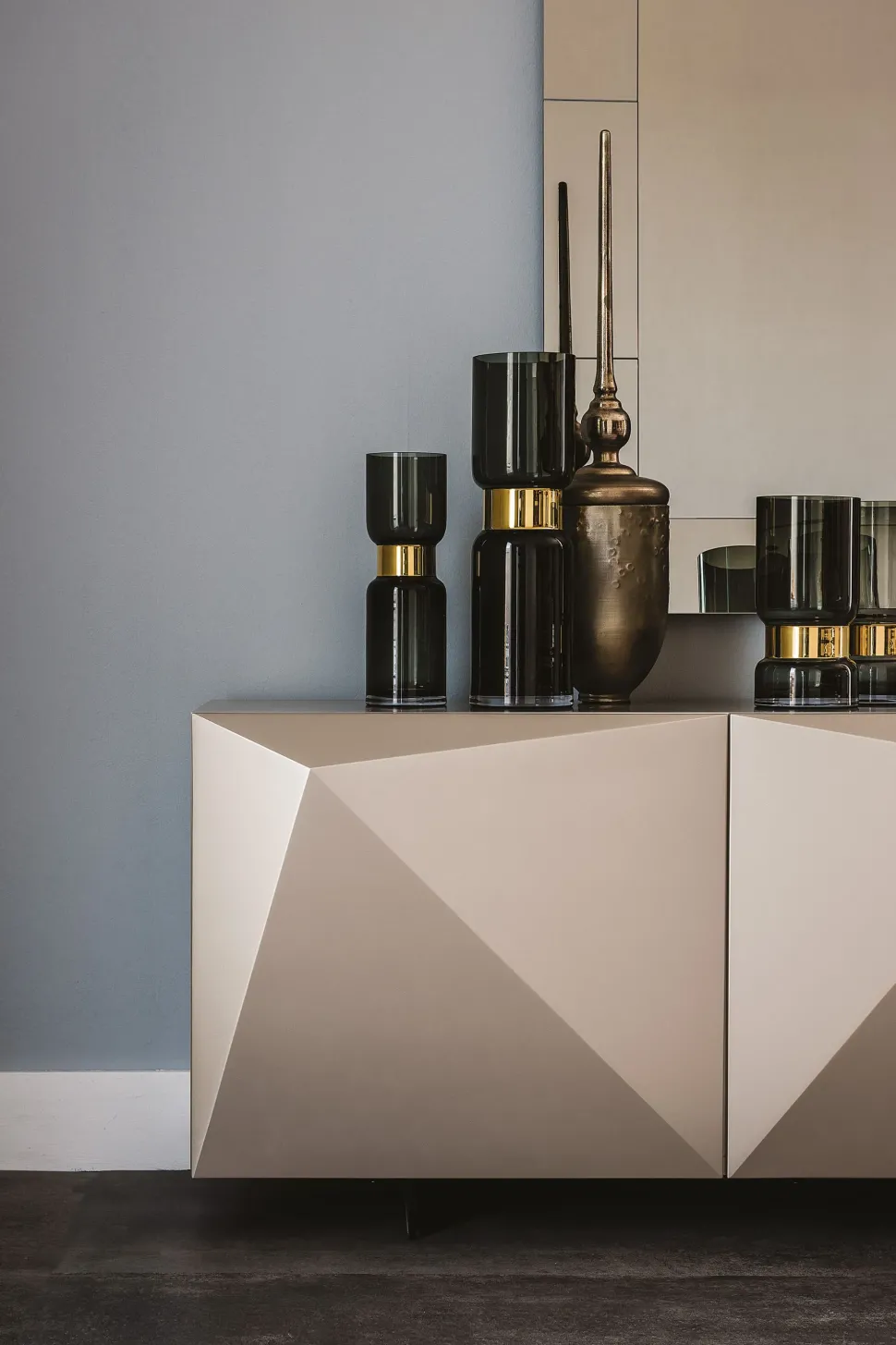 Madia in stile design Kayak di Cattelan italia scontata