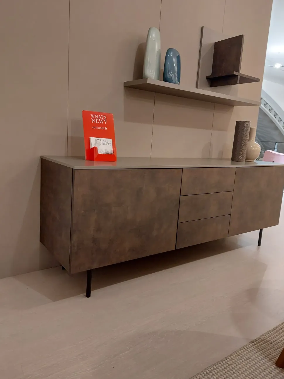 Madia in stile design Manhattan di Calligaris in Offerta Outlet