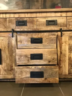 Madia Madiam credenza newport jupiter maxi ante scorrevole e cassetti  in stile moderno di Outlet etnico in Offerta Outlet