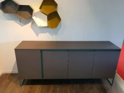 Madia Regolo  in stile moderno di Tomasella in Offerta Outlet