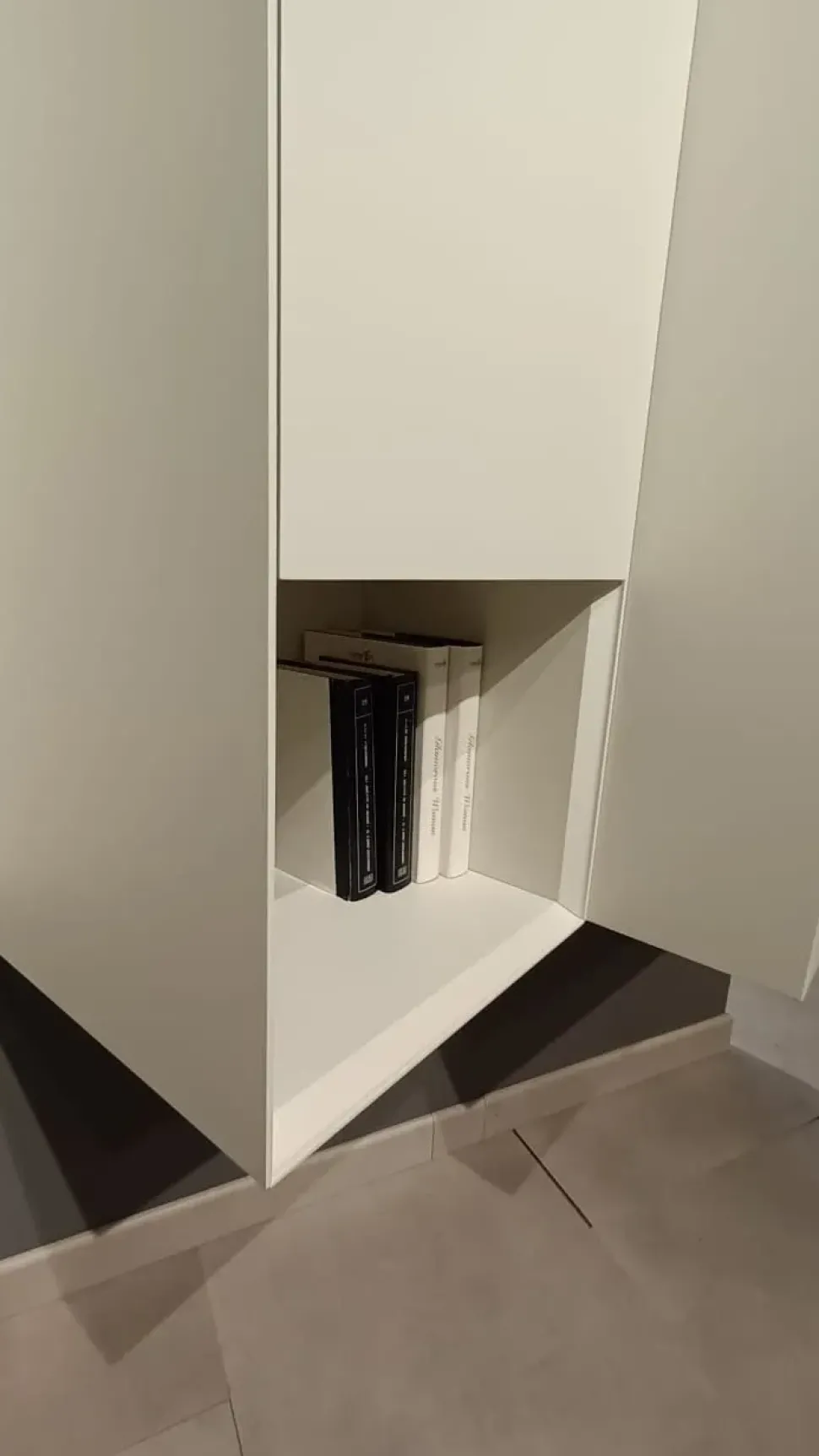 Mobile ingresso Senza maniglia modello moderno Colonne lampo di Sangiacomo in offerta