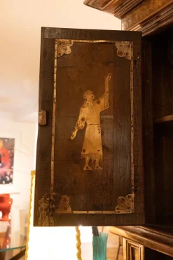 Mobile soggiorno modello Mobile sacrestia noce massello di Collezione esclusiva a PREZZI OUTLET