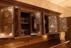 Mobile soggiorno modello Mobile sacrestia noce massello di Collezione esclusiva a PREZZI OUTLET