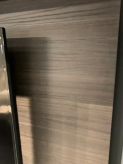 Mobile soggiorno modello Soggiorno vetrina brunito di Novamobili a PREZZI OUTLET