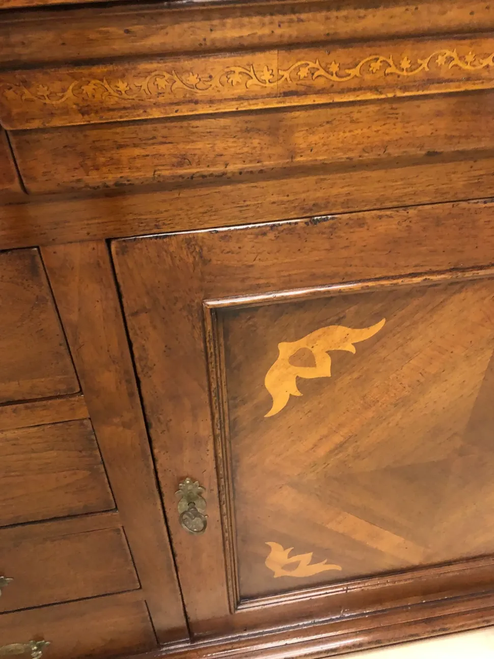 Offerta Outlet: Madia Intarsio Classica Artigianale, ideale per arredare interni!