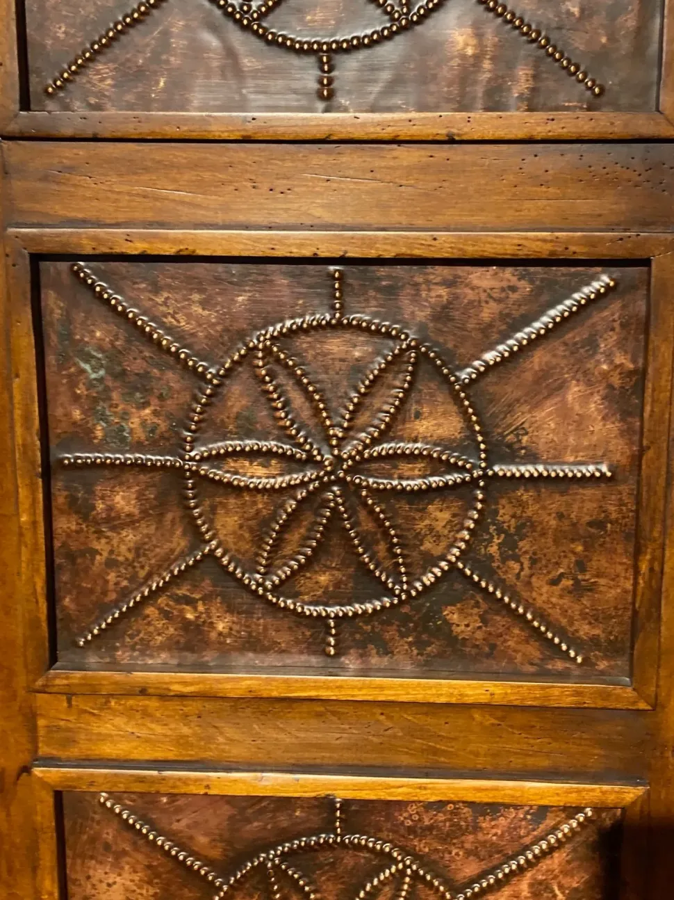 Offerta Outlet: Madia Massello stile classico Artigianale.