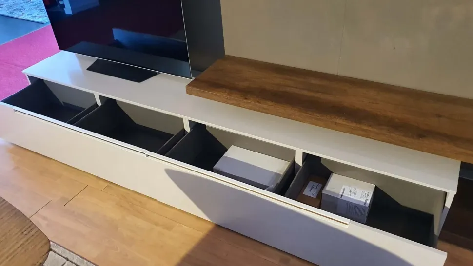 Parete attrezzata Atlante 2022 Tomasella in stile design a prezzo ribassato