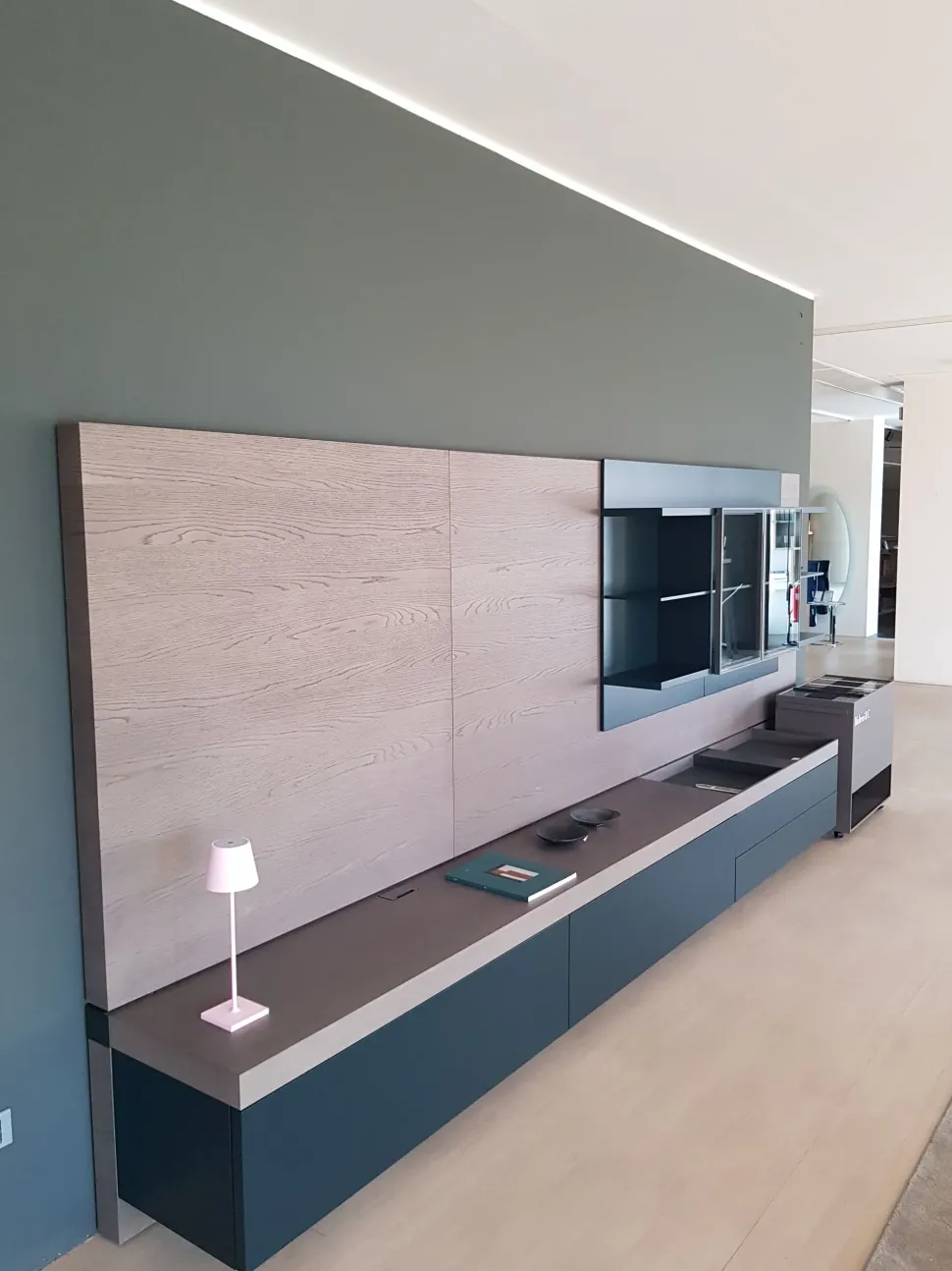 Parete attrezzata Grid dell'azienda Molteni & c con uno sconto esclusivo