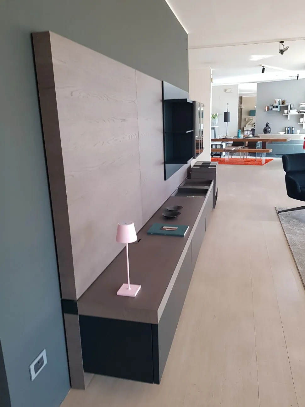 Parete attrezzata Grid dell'azienda Molteni & c con uno sconto esclusivo