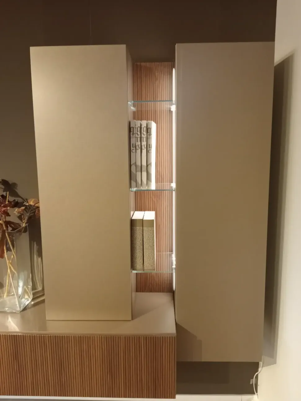 Parete attrezzata Mobile sospeso skyline Astor mobili in stile design a prezzo ribassato