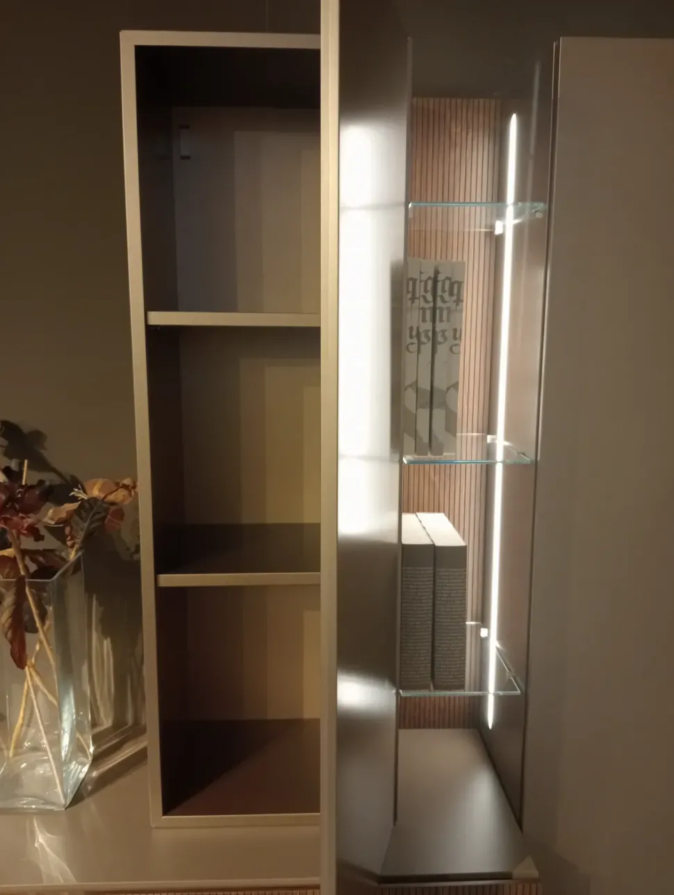 Parete attrezzata Mobile sospeso skyline Astor mobili in stile design a prezzo ribassato