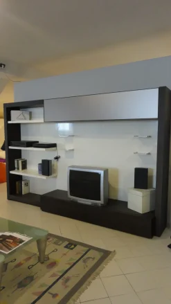 Parete attrezzata Spazio e forma Falma italia in stile moderno a prezzo scontato