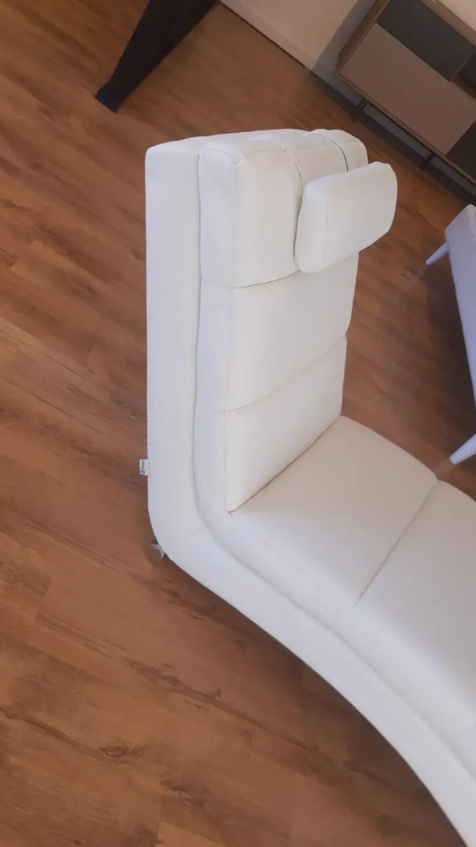 Poltrona con movimento relax Sofia chaise lougue in Ecopelle Tomasucci con forte sconto