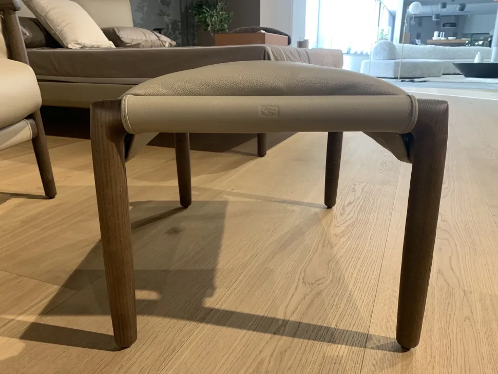 Poltrona con poggiapiedi Times lounge Poltrona frau a prezzo Outlet